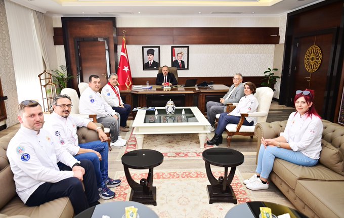 Türkiye Aşçılar Federasyonu Heyeti Vali Canbolat’ı Ziyaret Etti