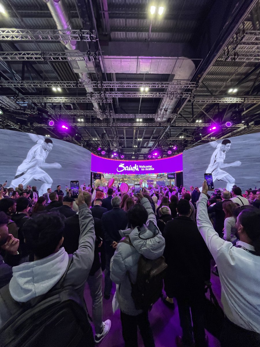 مافيه فخر مثل فخر انك تمثل بلدك في محفل عالمي 🇸🇦

الحمدلله تم إنجاز المشروع بنجاح 💜