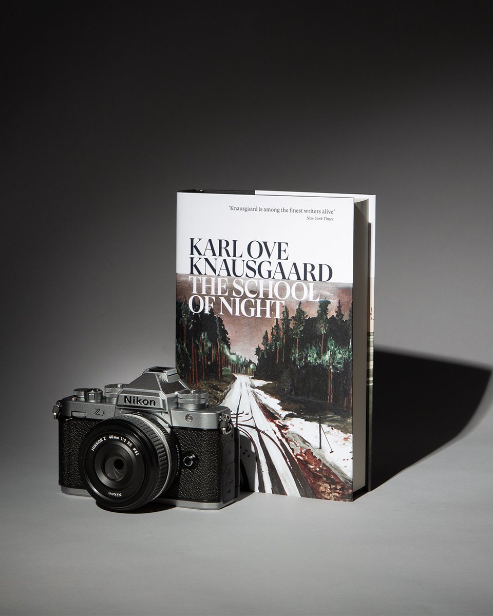 Vintage Books tweet media