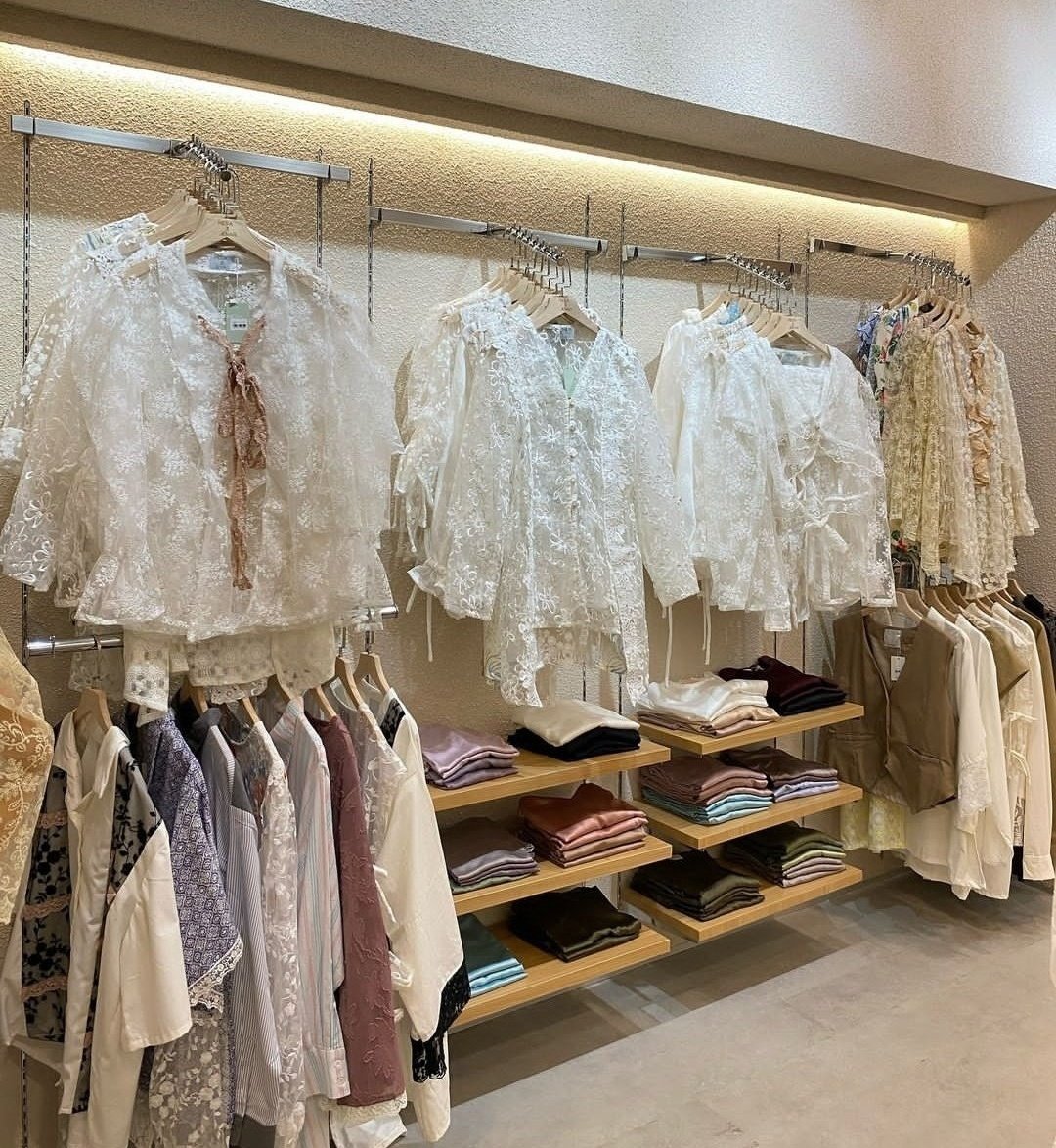 xxxirraaa's tweet photo. Kebaya stores you need to check out - all so pretty🌷

a thread~ https://t.co/dXXeIP580j