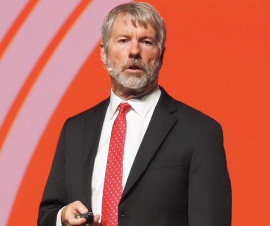 BitcoinMagazine's tweet image. JUST IN: 🇺🇸 Strategy upsized 
it&apos;s Preferred Stock Offering deal from €350 Million to €620 Million to buy more #Bitcoin