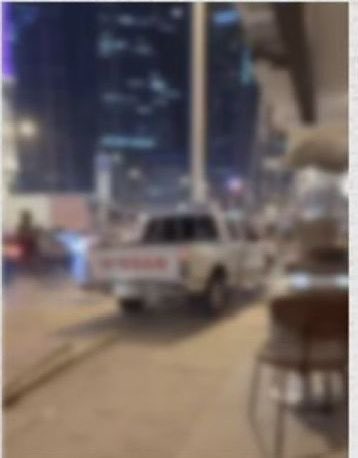 SaudiNews50's tweet photo. شرطة الرياض:

تم القبض على شخص ظهر في محتوى مرئي يصدم آخر ودراجة نارية، وتعريض حياة الآخرين للخطر، وإتلاف الممتلكات العامة باستخدام مركبة مسروقة تم استردادها.

- https://t.co/kPoaGNdhq1