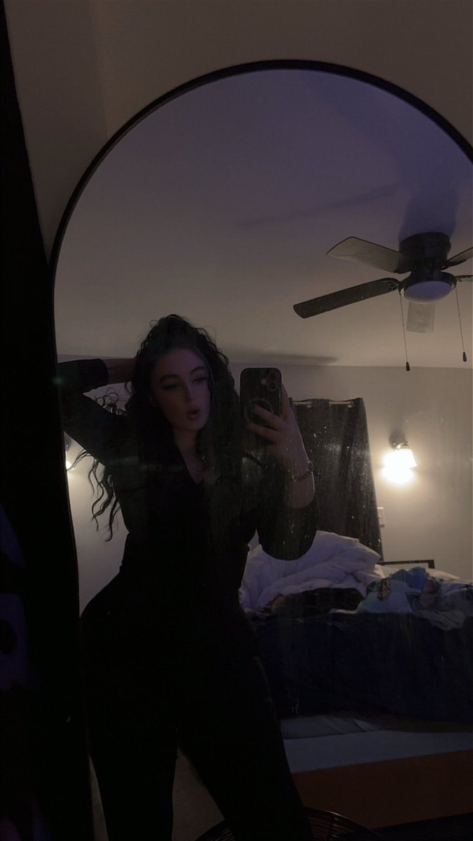 Lolabon7Bon's tweet photo. https://t.co/ehuLpgtJ9F max out your 401k and every card you have idgaf if you are left with nothing. #Findom #findub #subneeded #piggybank https://t.co/RstwSRct0e