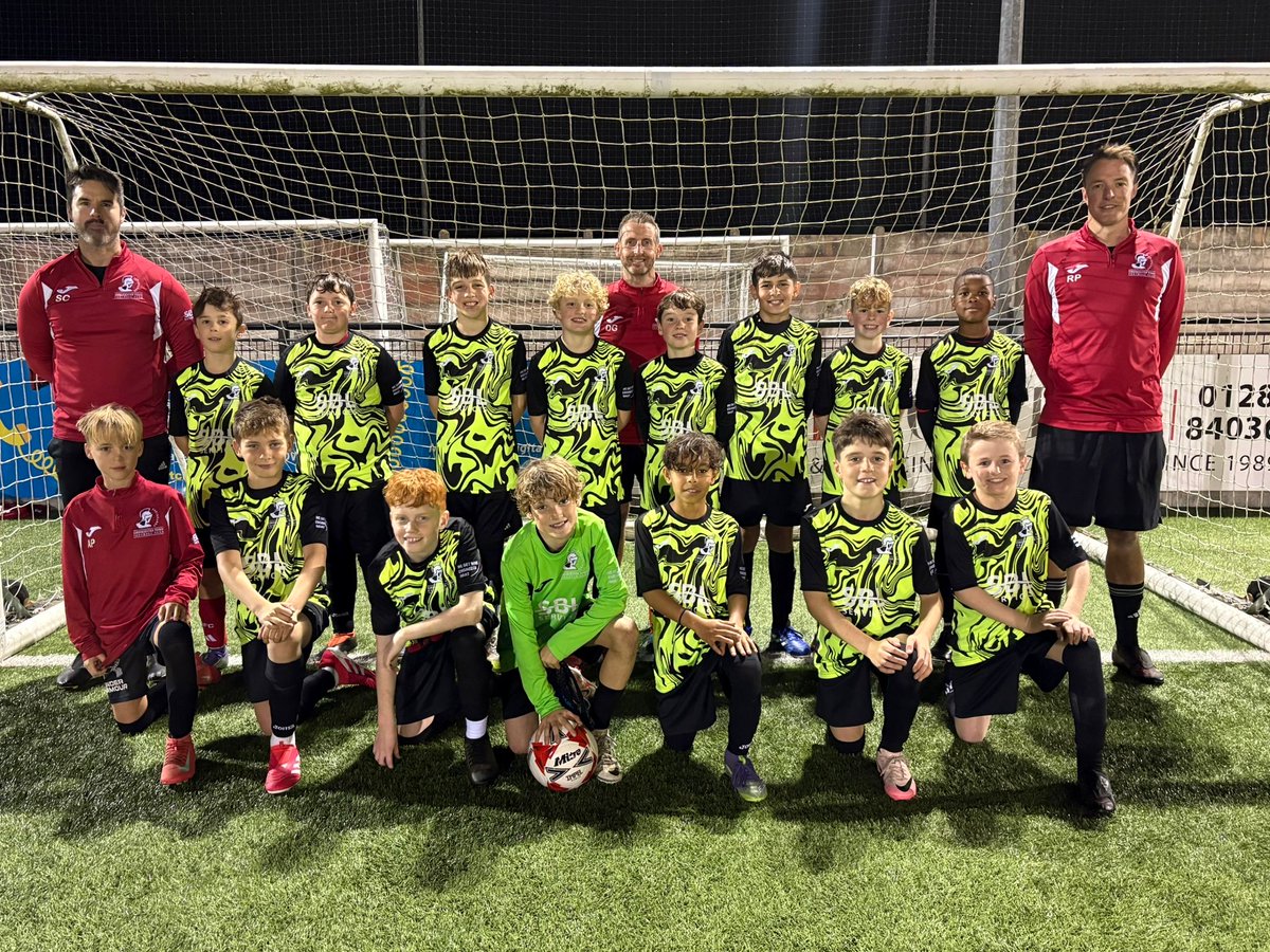 SBLServicesLtd's tweet photo. We're proud to be able to support @CirenTownFC  U11s with their shirt sponsorship this season. Come on you Centurions! https://t.co/rDIL72BcxF