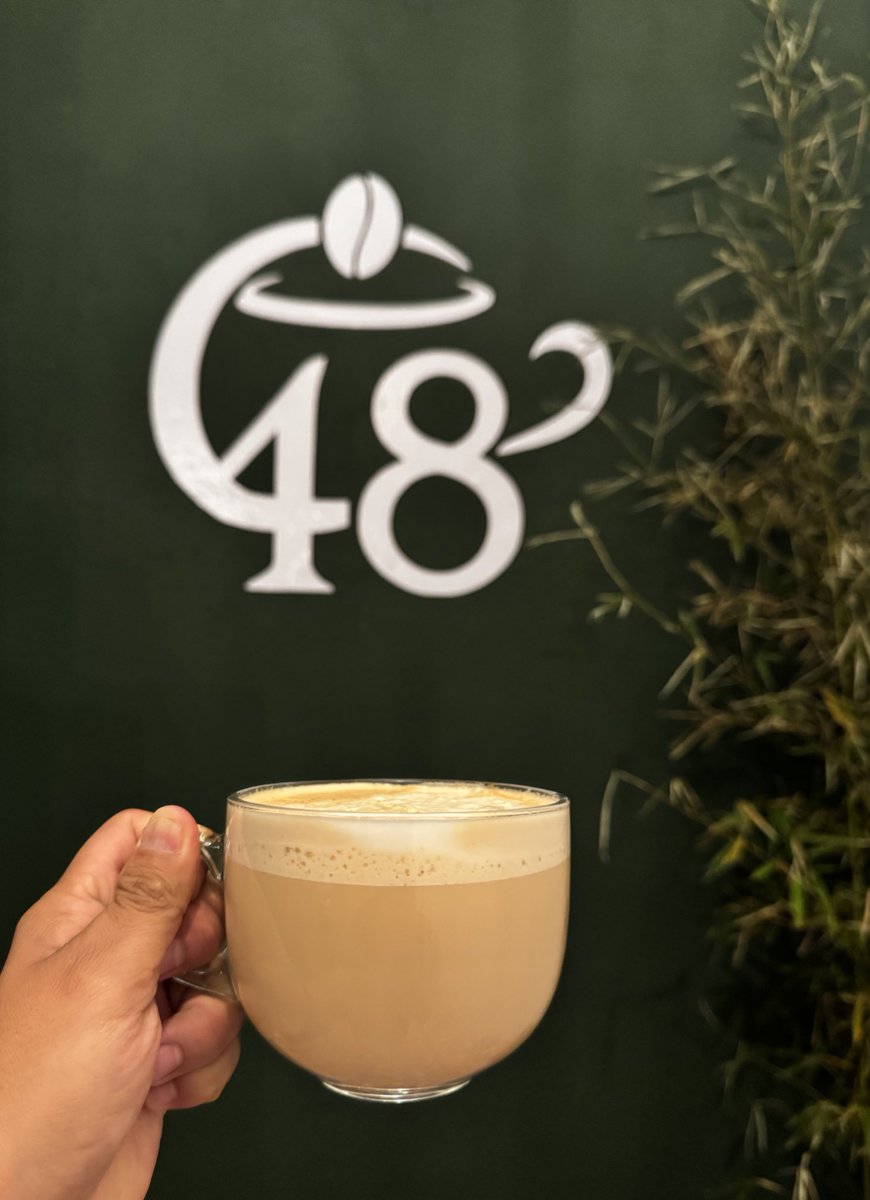 isaael's tweet image. “El café nunca imaginó que podría tener un sabor suave y dulce hasta que conoció el azúcar y la leche.
Todos somos buenos individualmente, pero nos volvemos mejores cuando nos mezclamos con las personas adecuadas.” 

Muy buenos días mundo 🙏