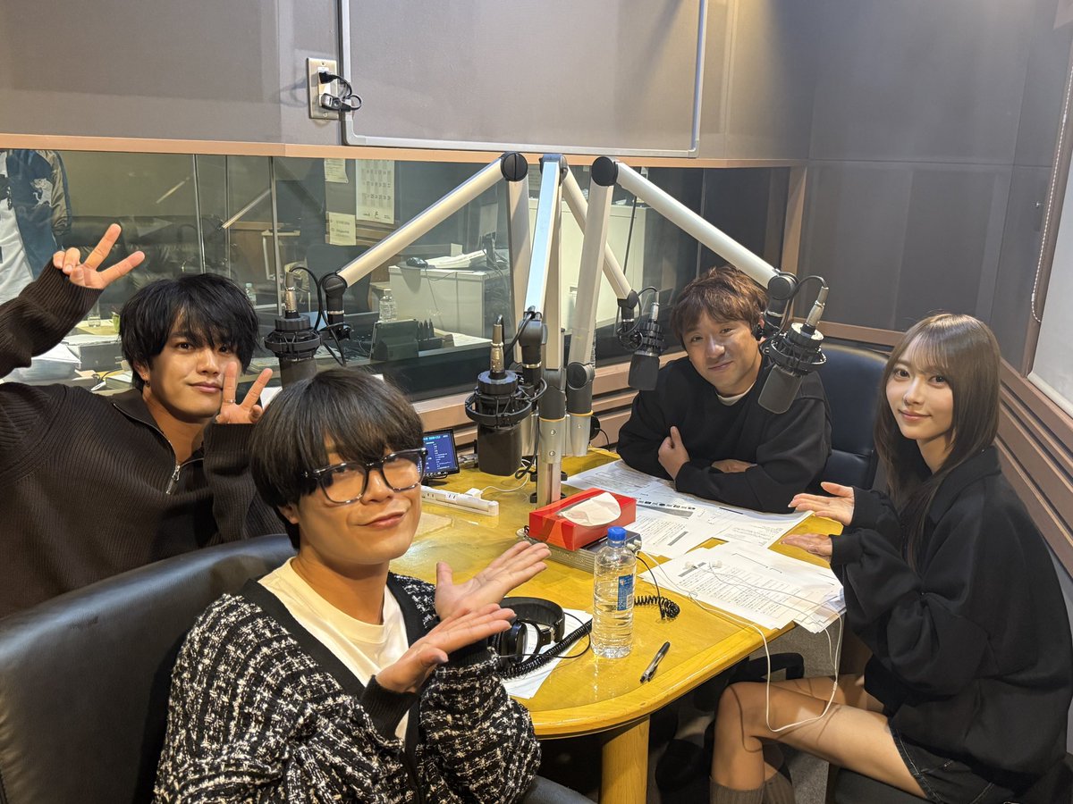 fmfujichinmoku's tweet image. 沈黙の金曜日！今夜はスタジオに
5人組メンズグループ
『Crimson Clat Clan』から
ターゴさんとフータさんを
お迎えしています！

#沈黙の金曜日 
@CrimsonCratClan #CCC