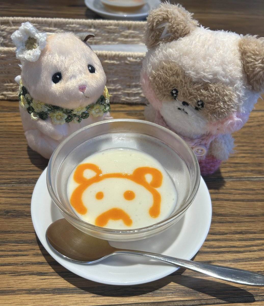 お友達の助六と一緒に🐻‍さんスープの味見中💙

#2025MAMAVOTE #ZEROBASEONE