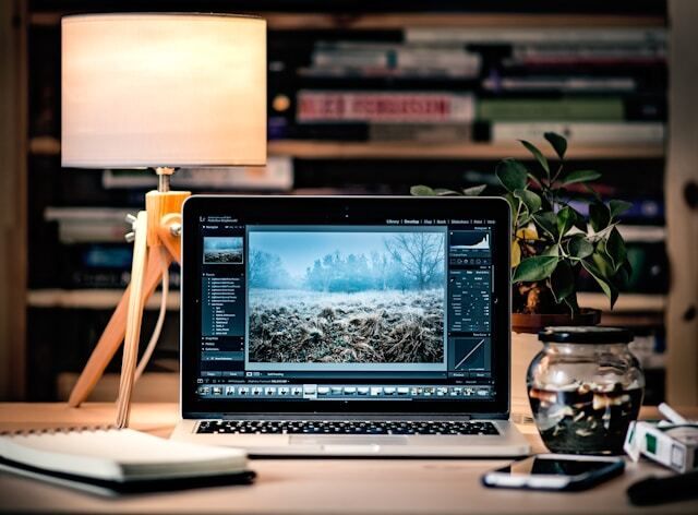 Designerlymag's tweet image. #Creatives need a powerful computer. Here are the elements you need and how to get them on a budget. diyphotography.net/building-a-com…
