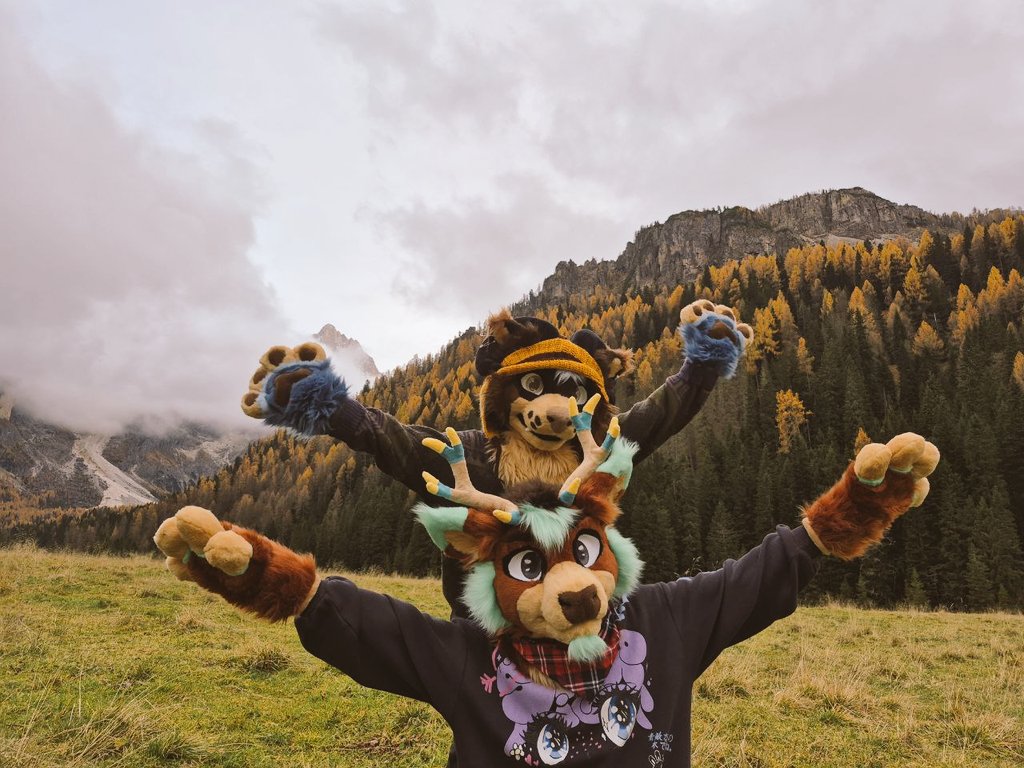 my pretty deer ❤️🦌 
#fursuitfriday