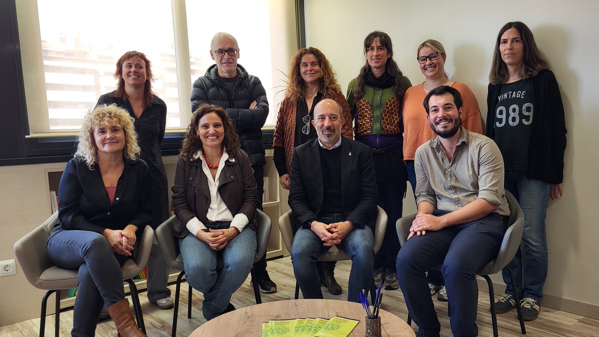 ajmanresa's tweet photo. 👨‍👨‍👧‍👦 L'Ajuntament de Manresa presenta el SOAF, el nou Servei d'Orientació i Acompanyament a les Famílies

👉 El servei municipal, gratuït i de caràcter universal, té per objectiu millorar el benestar emocional i relacional de les famílies de Manresa

ℹ️ https://t.co/4QZTHGD3w3 https://t.co/hRV51NrbfW