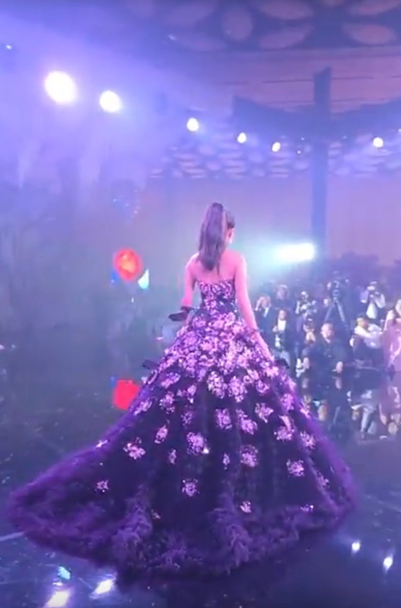 ellehcarsexy's tweet image. Shuvee graces the Timeless Runway in Rhian Fernandez’s exquisite purple gown, absolutely breathtaking, Shuvee!
Photos grab through Live

SHUVEE TIMELESS RUNAWAY