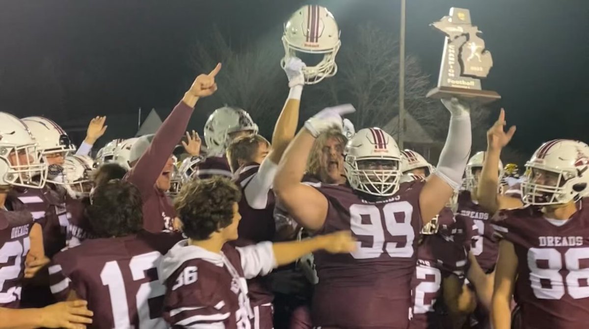 DanLeachDTM's tweet photo. GAMEDAY!! The @WHMI High School 🏈 Game of The Week travels to the Jungle in South Lyon as 9-1 @DreadStrong tangles with 10-0 @HEDslhsfootball for a District Championship!

@LawtonLunce ‘s pre game at 6:35 &amp; the live call with @WooleyMammoth85 &amp; myself at 7 on 93.5FM &amp; WHMI. Com https://t.co/dTCU7LKCUc