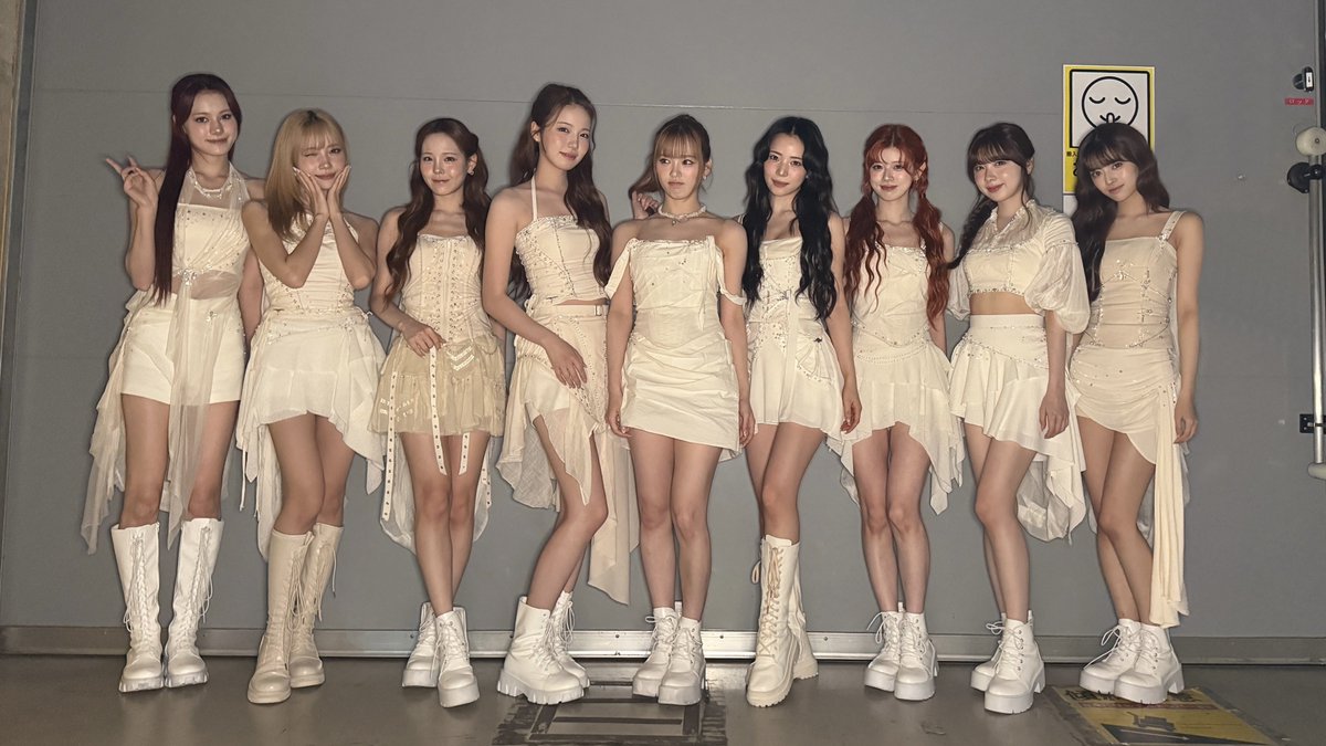 ❤️にじゅー様❤️ NiziU | 今週もお疲れ様です ~♫👍 ゆっくり週末過ごして下さい