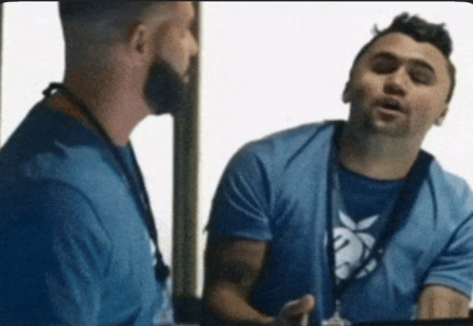 opening my twitter timeline to see the most beautiful woman of all time then remembering thats oomf