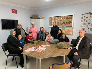 Sakarya Büyükşehir Belediyesi Sosyal Hizmetler Dairesi Başkanlığı ekipleri, özel gereksinimli çocuklarla buluştu.