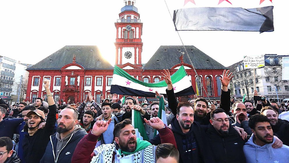 Adam Gwiazda tweet media