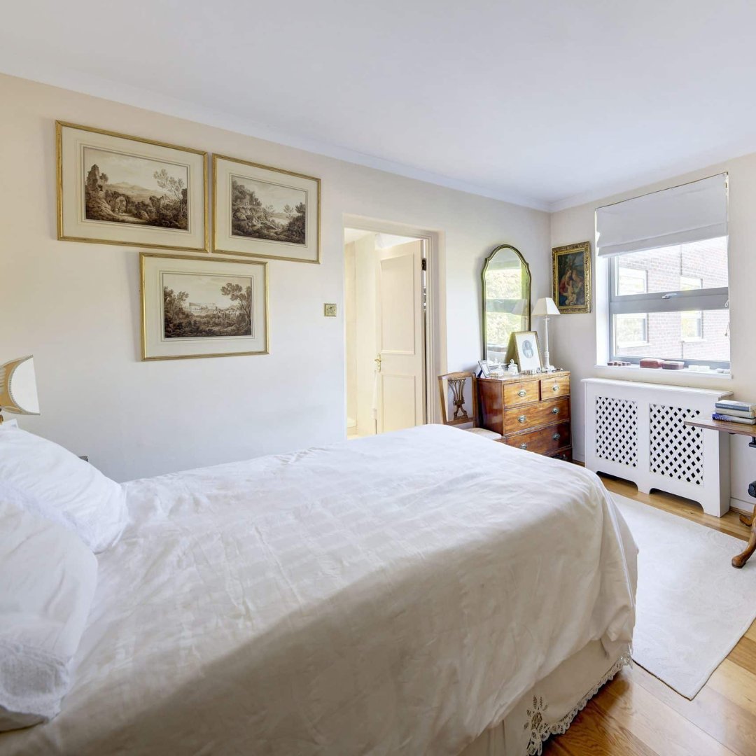 Our US-based client engaged our services to find a London apartment suitable for their family's growing needs. 

We offered a full-service approach for this client, successfully identifying their ideal property and securing a 9% discount off the asking price, whilst handling the