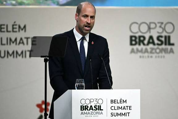 juliebry2020's tweet image. Just how many private jets flew from the UK 🇬🇧? 
 
Could they not all get on one plane ffs 🤦‍♀️ and then try lecturing us about something that doesn’t exist ! 

#COP30  #Brazil @MayorofLondon @Keir_Starmer @KensingtonRoyal @Ed_Miliband @DavidLammy