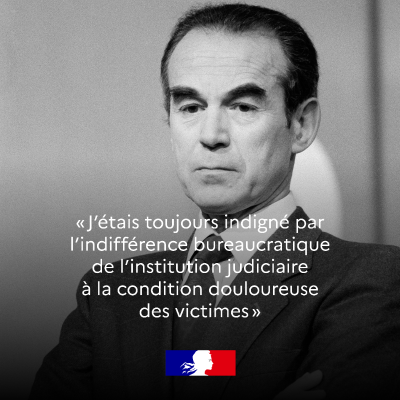 justice_gouv's tweet photo. Ministre, Robert Badinter améliore la prise en charge des victimes en rendant obligatoires certaines indemnisations. 
Retrouvez l’exposition « Robert Badinter garde des Sceaux, 1981-1986 » place Vendôme à Paris.