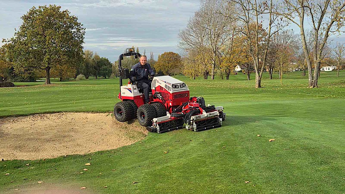 😲Looking precarious next to the bunker! Yet with the flexibility and stability provided by the articulating power unit, dual wheels and low ground pressure, you can see how the <a href="/ventrac/">Ventrac Tractors</a> allows you to go where no other reel mower can go!😁🏌️Arrange a demo👉bit.ly/3nKtrI8