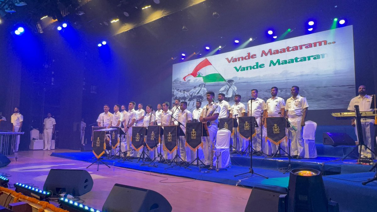 IN_HQTNP's tweet photo. सुजलाम सुफलम्, मलयज शीतलम्, शस्य श्यामलम्, मातरम्’! The spirit of patriotism was truly echoed in a powerful chorus organised by @IN_HQTNP, wherein Service Personnel, school children &amp; #NCC cadets, paid tribute to #BankimChandraChattopadhy on 150 years of ‘Vande Mataram’. https://t.co/5gjZmn1aRM