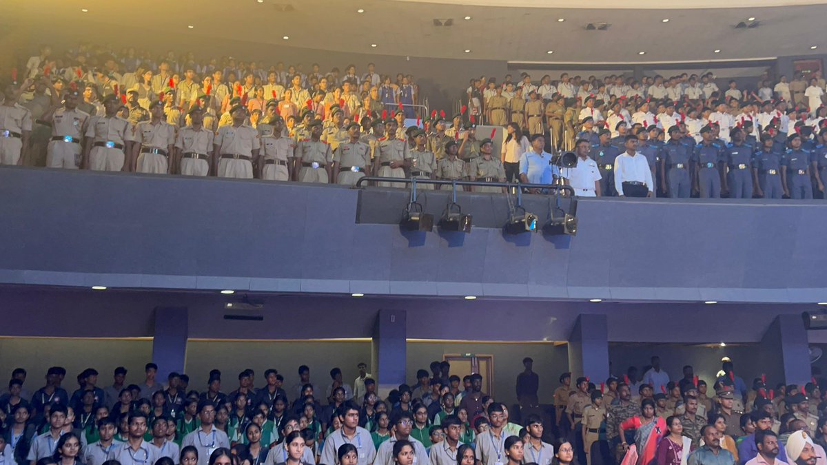 IN_HQTNP's tweet photo. सुजलाम सुफलम्, मलयज शीतलम्, शस्य श्यामलम्, मातरम्’! The spirit of patriotism was truly echoed in a powerful chorus organised by @IN_HQTNP, wherein Service Personnel, school children &amp; #NCC cadets, paid tribute to #BankimChandraChattopadhy on 150 years of ‘Vande Mataram’. https://t.co/5gjZmn1aRM