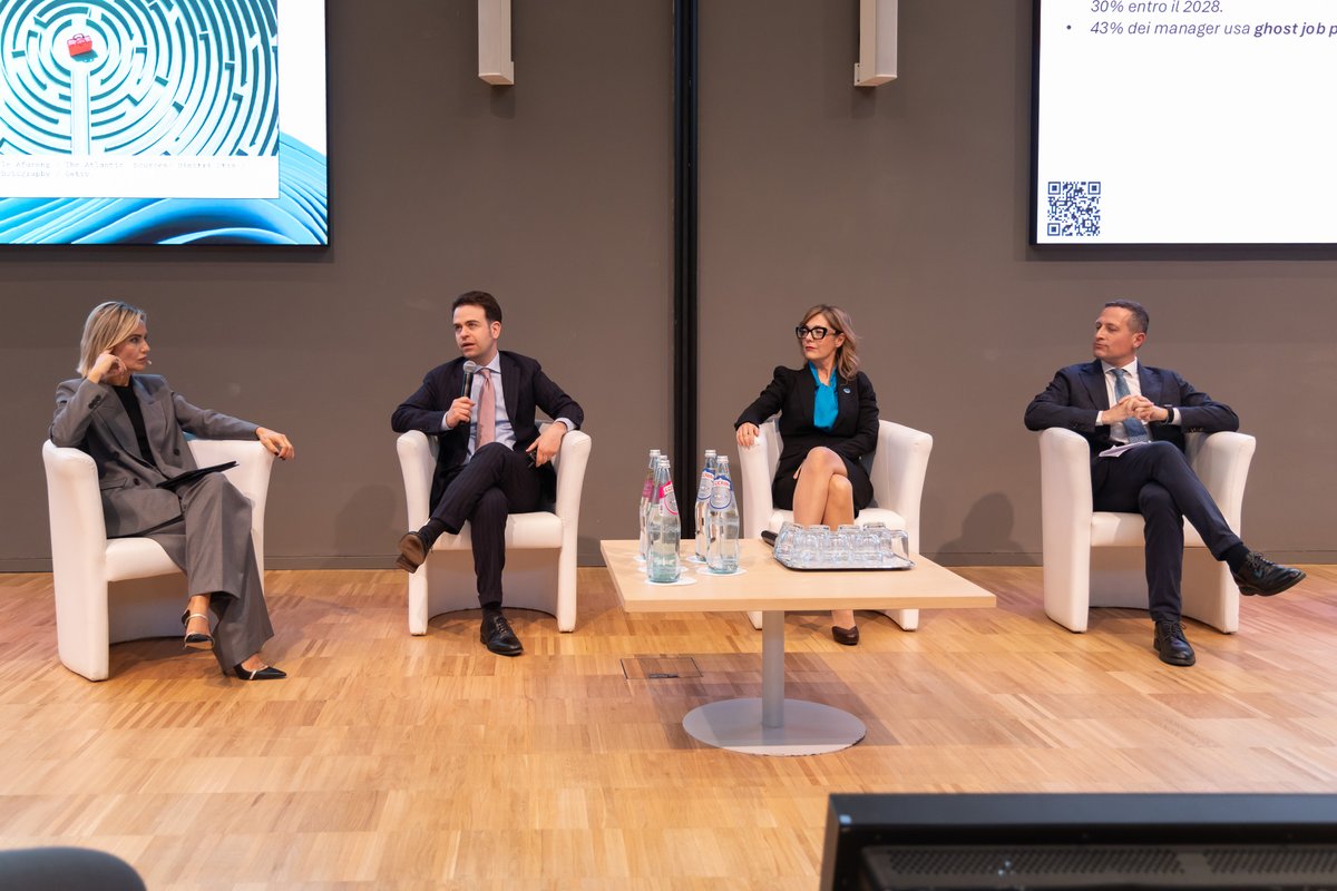 stefanobesana's tweet image. All&apos;evento di @NewsUnindustria di Roma abbiamo discusso dell&apos;#AI come agente di cambiamento: non solo tecnologia, ma un nuovo modo di interpretare il mondo che ci circonda. 
Tre le priorità: #explainability, #formazione riflessiva e #innovazione culturale.