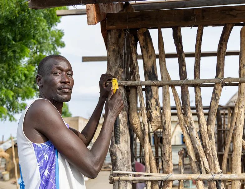 LeeSungAh_'s tweet photo. In Unity State, South Sudan, proud to see @IOMSouthSudan and @SouthSudanGov advancing durable solutions.
 
By restoring land, providing durable shelter, clean water, and access to livelihoods and essential services, families can begin rebuilding after years of displacement. https://t.co/NwEybXUmcp