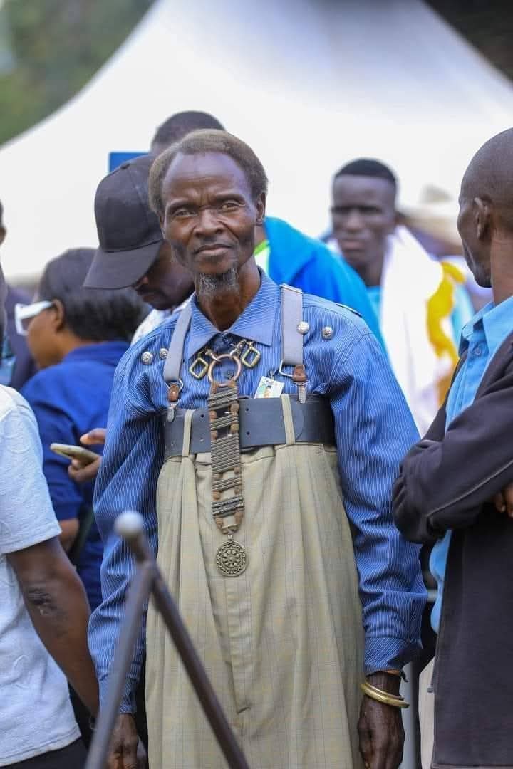 #Banter

“Be advised, Lucky Summer SC what thou art about to see shall test both faith and grammar alike. The English will indeed, and without apology, commence Englishing at Babadogo grounds.

Lucky Fan :  “Pray, what manner of enterprise is this?