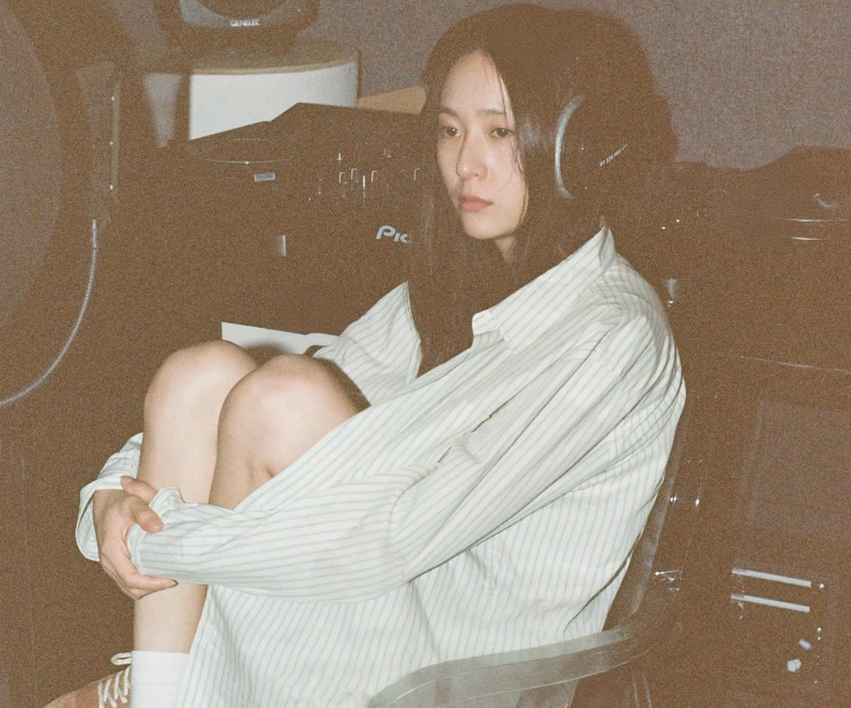 irmaggievep's tweet photo. solitary on nov 27 by krystal jung <3 https://t.co/IKeRZ378Ut