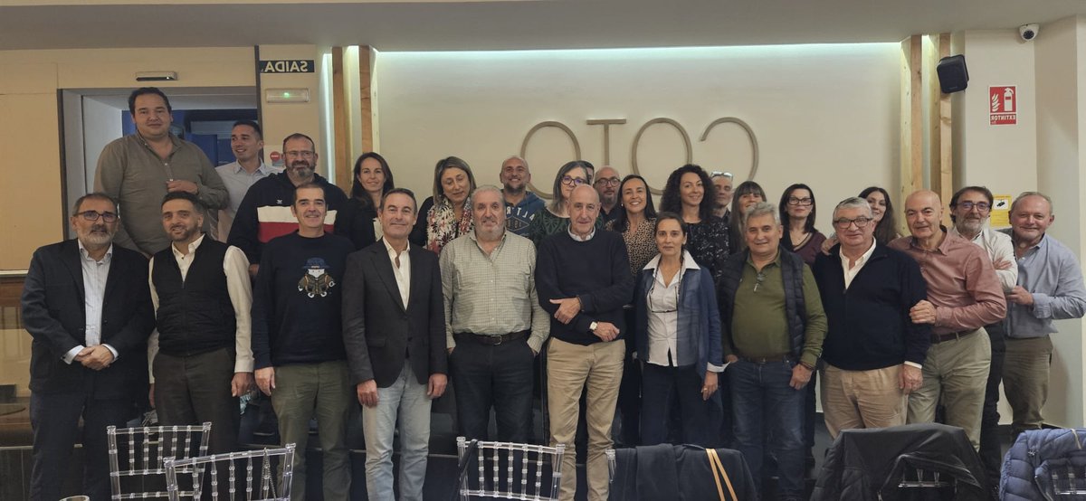 #ESPABROK, TODO lo que hacemos pasa por las PERSONAS.
El 5/11 en Orense, Domingo Elena y Luis López Visús se reunieron con las 23 corredurías de Galicia y León para compartir visión y escuchar sobre talento, digitalización y nuevas oportunidades.
#Éxitoenequipo #Espabrok