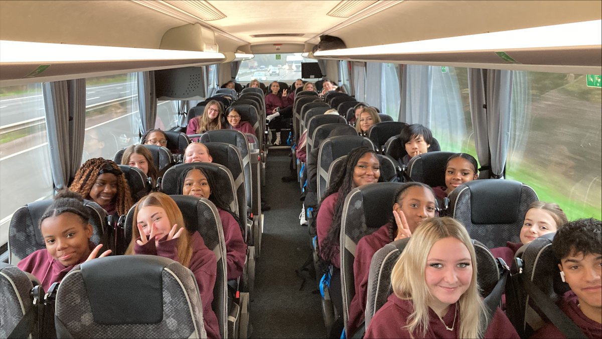 And we're off! London here we come! 💂🏻🎡🚌💃