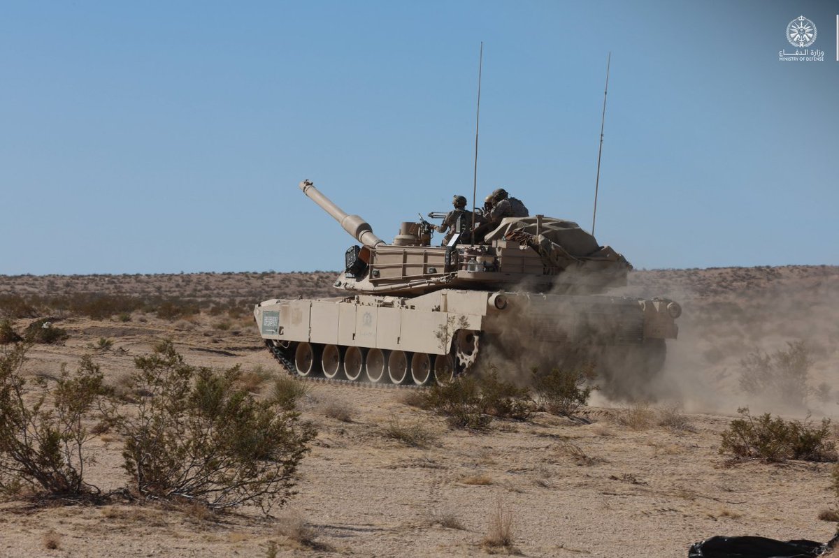 أعلنت وزارة الدفاع السعودية عن بدء تمرين "كوينسي-1" العسكري المشترك بين القوات البرية الملكية السعودية ونظيرتها الأمريكية يوم الأربعاء.

انطلقت المناورات في قاعدة "فورت إيروين" العسكرية الشاسعة الواقعة في صحراء موهافي بالولايات المتحدة.

تهدف هذه التدريبات إلى تعزيز الجاهزية