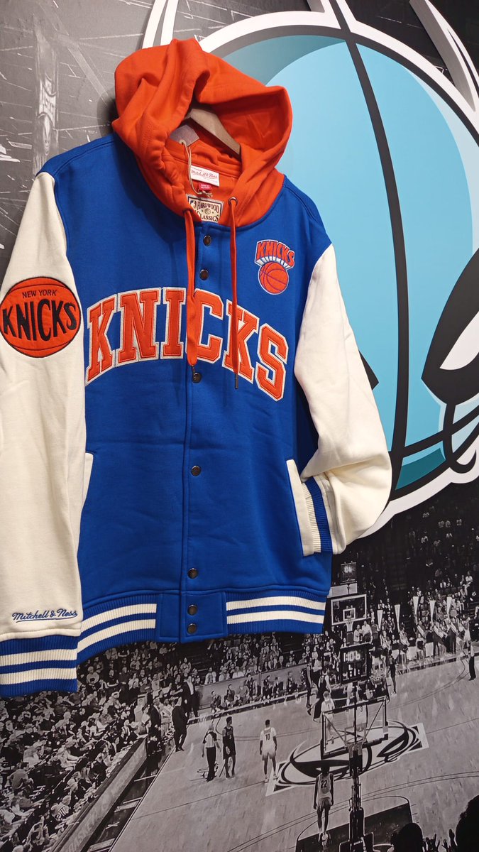 madbasket's tweet image. Chaqueta Polar NBA Vintage New York Knicks.

No hay palabras que describan lo increíble que es ésta chaqueta.

Winter is coming. Hazte con ella antes que se agote.

madbasket.com/es/new-york-kn…

#knickerbocker #NewYorkForever #knicks #nyk #NBA