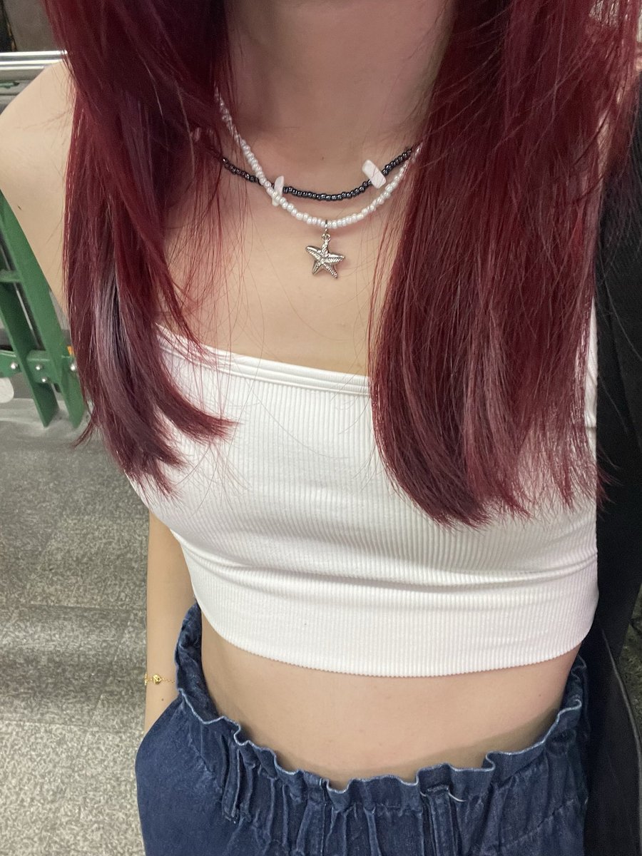 ทำกับ <a href="/Megamyde/">Megamyde Beauty Station Nana</a> รอบที่สองแล้ว😭🤍 รอบแรกทีีทำก็แดงสะใจขนาดผมมีสีติด พี่ช่างสองรอบก็แนะนำดีมาก สู้เพื่อสีแดงของเรานุด ๆๆๆ รุปคือแดงรอบทีีแล้ว สะใจอะ