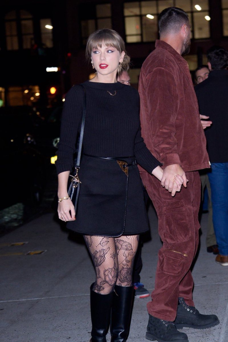 tswmedia13's tweet image. Taylor Swift and Travis Kelce were spotted in New York City last night!