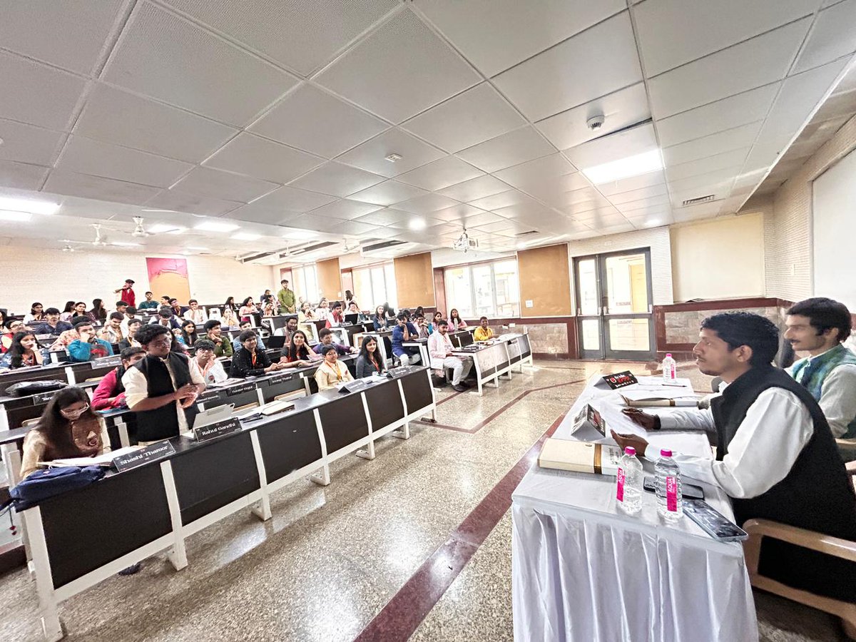 MNIT जयपुर में The Indian Summit द्वारा आयोजित LOK SABHA कार्यक्रम में रहना हुआ | इस कार्यक्रम की आयोजन समिति का बहुत-बहुत धन्यवाद |
<a href="/DrSajjanSaini/">𝗗𝗿. 𝗦𝗮𝗷𝗷𝗮𝗻 𝗦𝗮𝗶𝗻𝗶 𝗗𝗶𝘃𝗿𝗮𝗹𝗮</a>