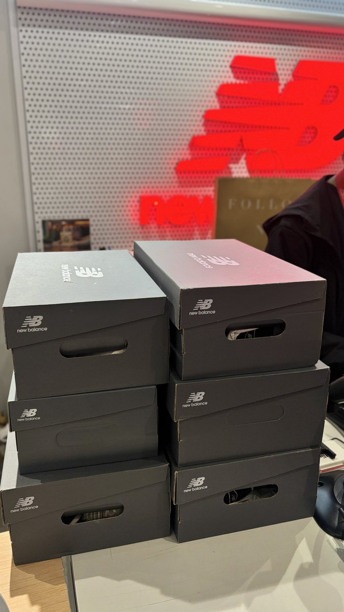 Buy 2 get 1 free 😍🥰