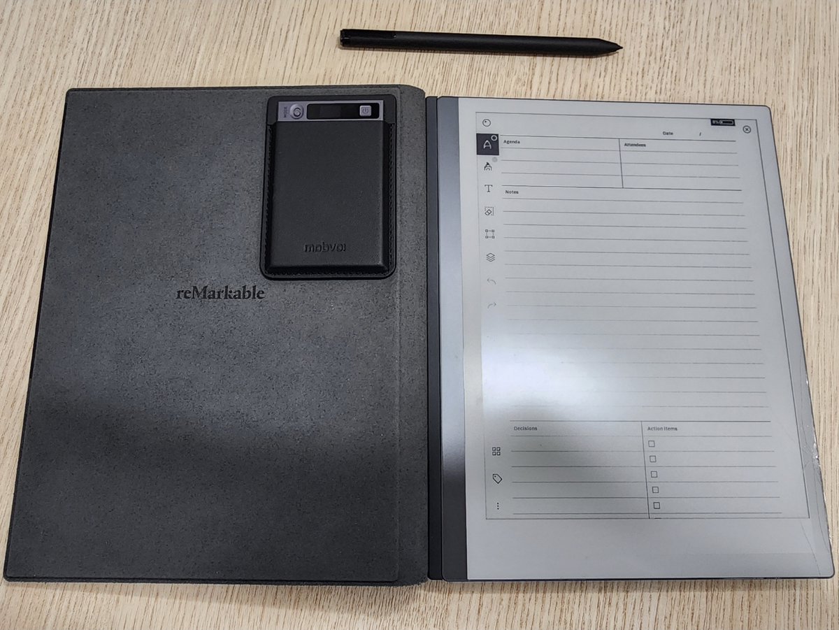 Mobvoi_Official's tweet image. Ever tried taking perfect notes and perfect meetings at the same time?

Wayne Olivier did — until #TicNote stepped in.

Now he speaks freely, listens fully, and lets AI turn noise into clarity. 🗒️✨