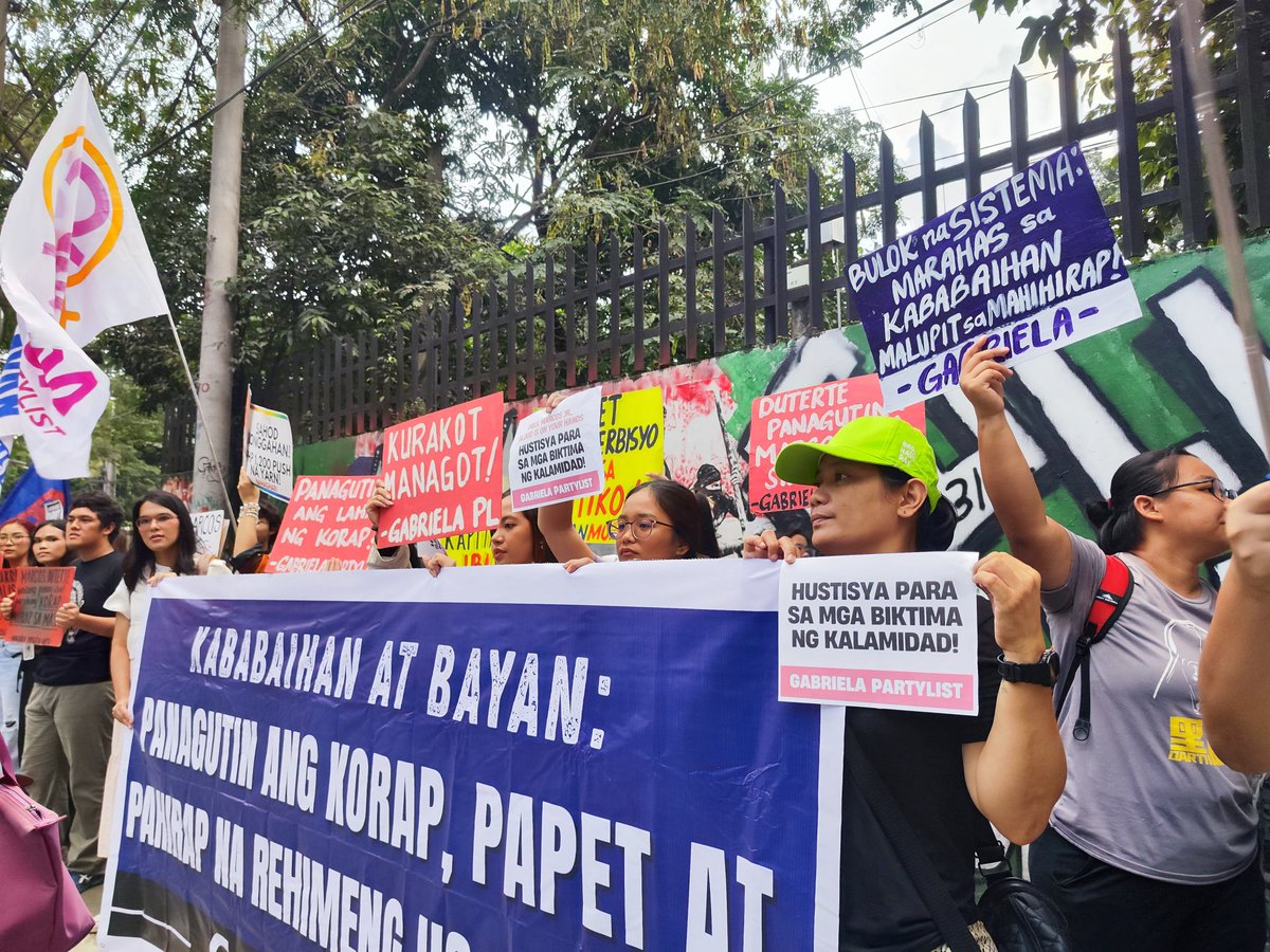 GabrielaWomenPL's tweet image. “PRES. MARCOS JR., BLOOD IS ON YOUR HANDS.”

Gabriela Women’s Party joined the Black Friday Protest in Katipunan to condemn flood control corruption amid the Cebu floods. 

#LabanKababaihan #LabanGabriela