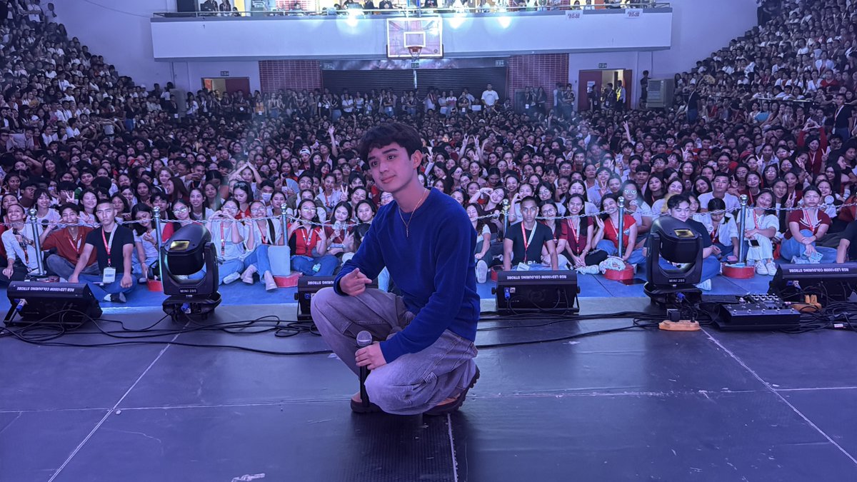 StudioVivaPH's tweet photo. Kuhang kuha mo ang puso ng Batangas State University, Ginoong Gab!

Watch Gab Evangelista bilang Angelito sa I Love You Since 1892, dito lang sa Viva One!

#VivarkadaUniversityTour #VivarkadaGoesToBatangas #ILoveYouSince1892 #AngMutyaNgSectionE #ProjectLoki #StudioViva #VivaOne https://t.co/CyKP5w3y7i