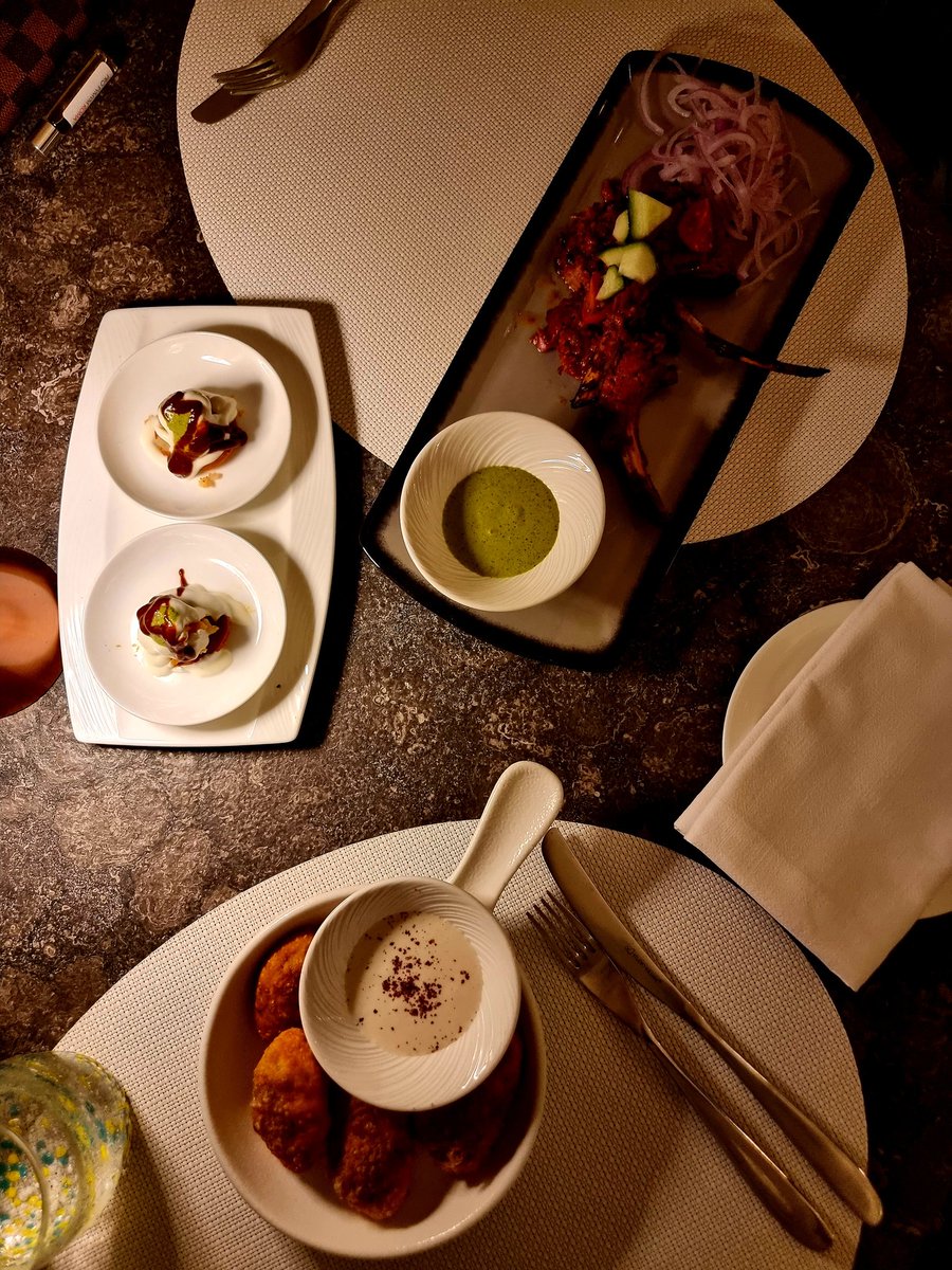 EnjoymentMamaa's tweet image. Only thing I love more than food, is eating food at fancy places with ambient lighting.

As seen through my lens...