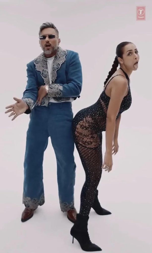 SanjayGandhi41's tweet image. When you&apos;re paying too much alimony and getting too little alimony, both in one frame

#YoYoHoneySingh #MalaikaArora