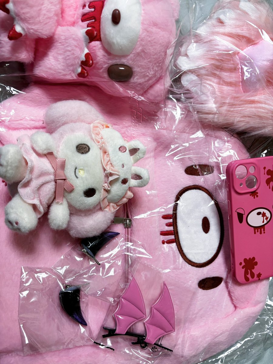 Sign it to Jungbin tomorrow😈😈😋