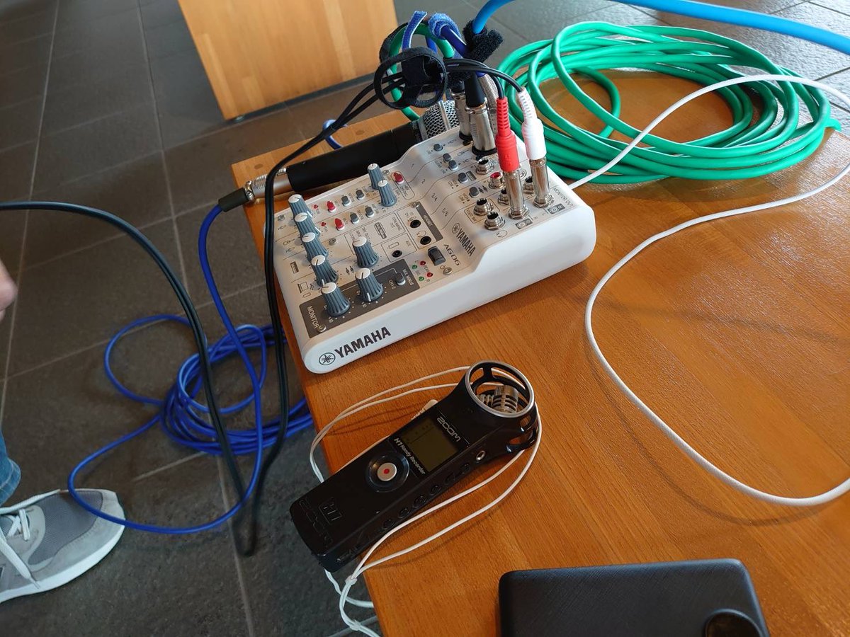 11月8日(土)夕方6時半から放送の第496回目は…
以前FMラジオ大館の「おおだて日和」でパーソナリティを務められておりました、ニャンさん・髭旦那さんと久し振りにお会いしてお出掛け収録をしてきた前編をお届けします🎵