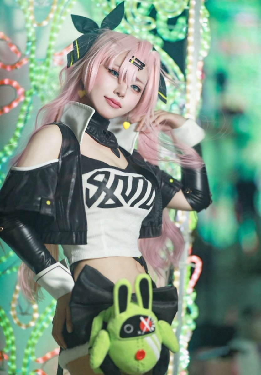 ⚠︎cosplay

【ゼンレスゾーンゼロ/ニコ・デマラ】

邪兎屋のなんでも屋っぷりを見せたげるわ！

📷✨:<a href="/gurugurulu/">るー🦍@ラグコス</a> 

#ラグコス　#Nicole