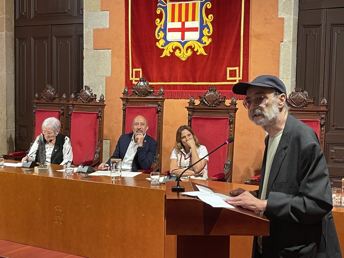 🏵️ Manresa lliurarà la Medalla de la Ciutat al Mèrit Cívic a Víctor Feliu, a títol pòstum, el dijous 13 de novembre

✅ Al Ple municipal del mes passat, els grups polítics amb representació a l’Ajuntament van aprovar per unanimitat aquesta concessió

ℹ️ tuit.cat/kwzAq