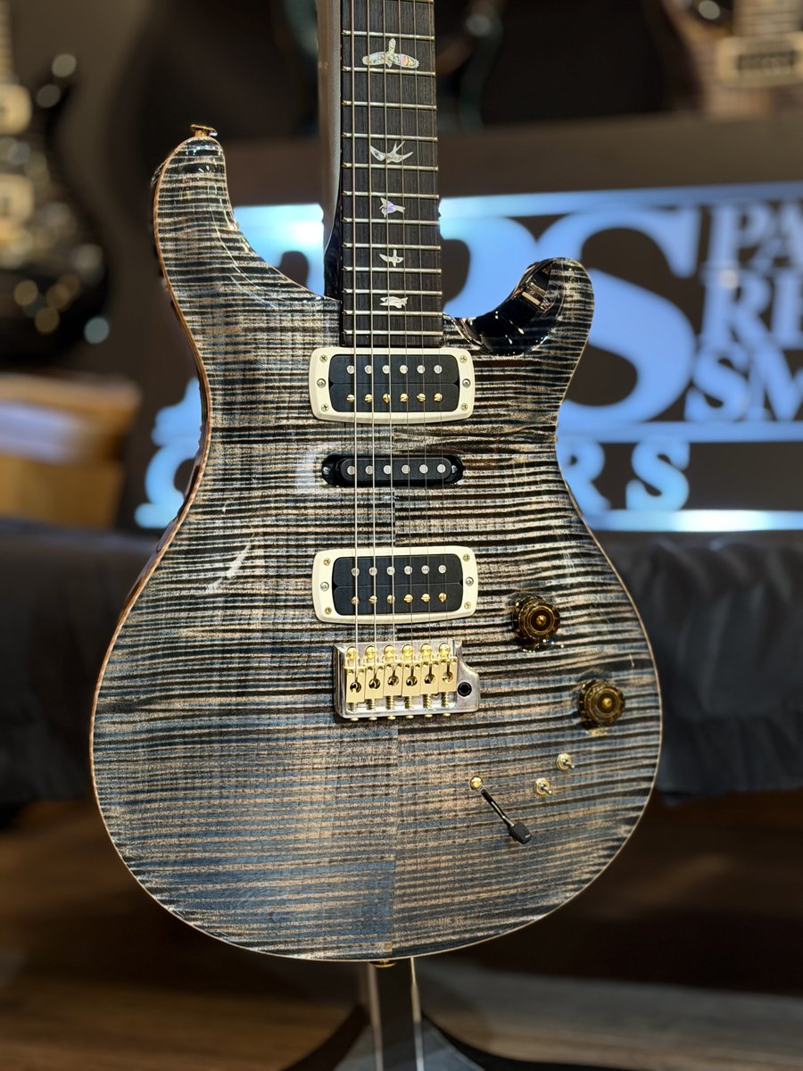 美品　お値下げ　Lumber LCG5ENA Lumber (ランバー) エレガットギター LCG5ENAが買取入荷しました