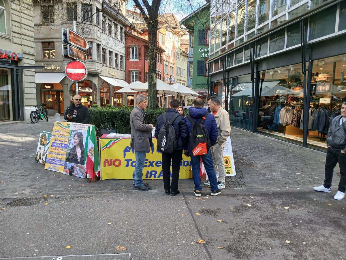 woman_s_iran's tweet image. زوریخ -  میزکتاب یاران مقاومت برای افشای جنایات رژیم ارتجاع  اخوندی.....
 اقدام جامعه بین المللی برای لغو احکام ظالمانه اعدام  زندانیان سیاسی  
#نه_به_اعدام 
#یک_گام_تا_قیام 
#StopExecutionsInIran