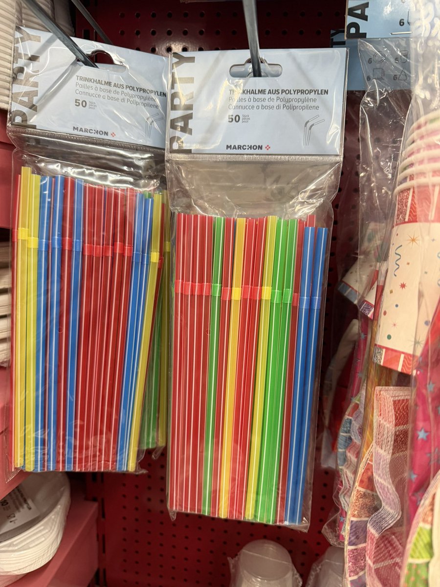 pascal__2k's tweet image. Plastikstrohhalme sind in der Schweiz glücklicherweise immer noch erlaubt, anders als in der EU